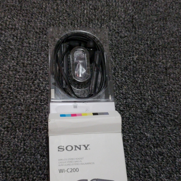 Sony WI-C200 Wireless Headphones - Black - Picture 3 of 3